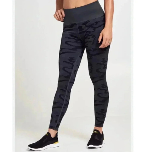 SOUL soulcycle Camo Leggings New Seamless Gym Workout - Picture 4 of 7